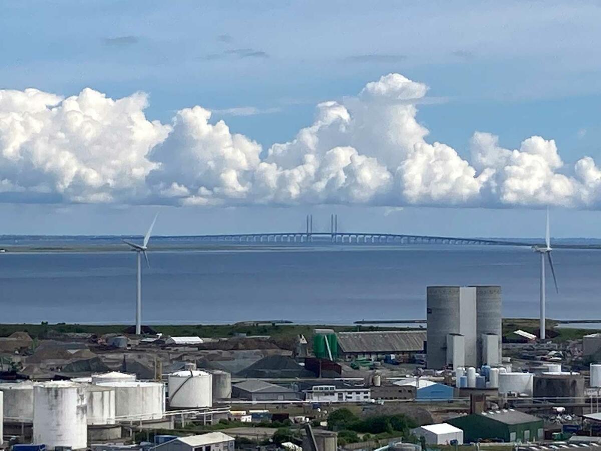 Aussicht vom Dach zur Öresundbrücke hin