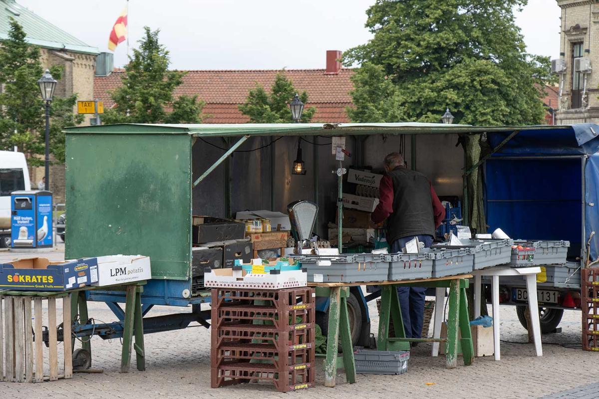 Alter Gemüsebauer wartet auf Kundschaft