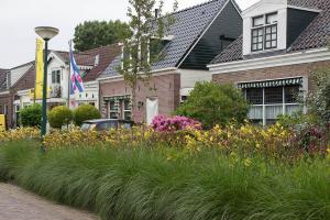 Heeg, Blumenrabatte