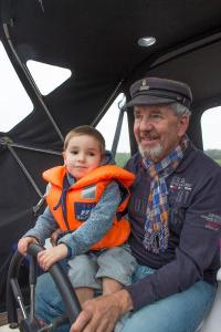Grandpa und kleiner Kapitän