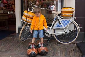 Ob die Schuhe passen?