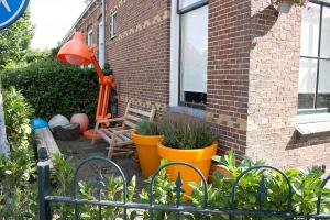 Grou, Gärtli mit Riesenständerlampe