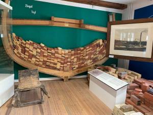 fachmännische Ladung mit Ziegelsteinen