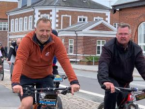 glücklich über ihre Leistung in vorgerücktem Alter