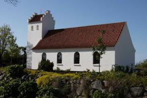 Kirche im Sonnenlicht