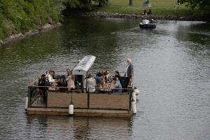 Ausklang des Feierabends auf dem Wasser