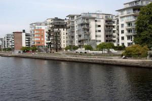 Wohnblocks am Nissan