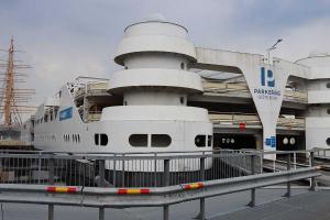 Schwimmendes Parkhaus