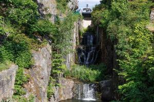 Erste Generation, eröffnet im Jahr 1800, oben zugemauert, keine Tore mehr