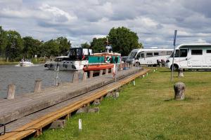 Hafen und Stellplätze