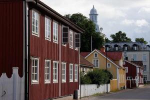 Die Häuser in der Flanier-Zone sind herausgeputzt