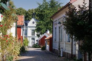 Villen und Holzhäuschen vereint