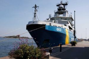 Ein Kraftvolles Schiff, ausgestattet für Schiffsbergungen