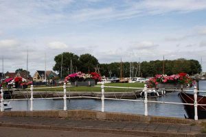 Schmucke Brücke über den Friso Kanaal