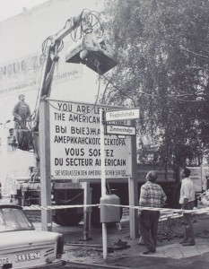 altes Foto vom Schild