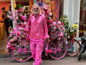 sein Outfit stört kein Mensch