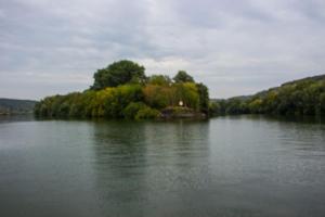 kleine Inseln in der Meuse